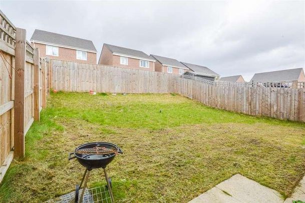 Bobbin Way, Wakefield - Photo 1