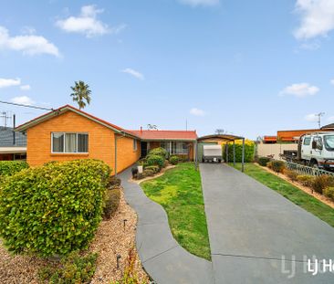 Charming 3 Bedroom Family Home - Photo 5