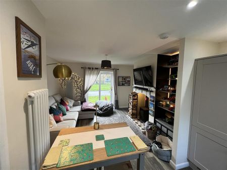 2 bedroom semi-detached bungalow to rent - Photo 5