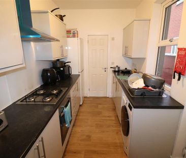 4 bedroom house share to rent - Photo 3