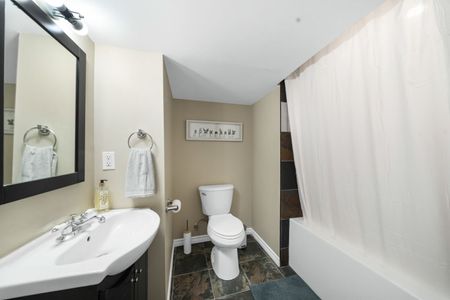 For Lease - 7 Oakley Park Square, Barrie, Ontario - Photo 4