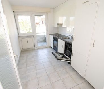 Spacieux appartement de 3,5 pièces dans un emplacement central - Photo 2