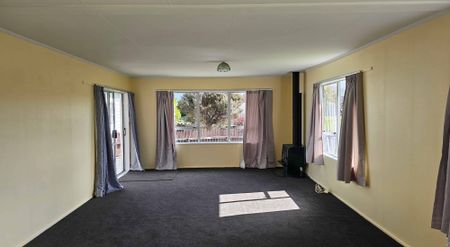 MONTGOMERY CRES, MASTERTON, 3 BDRMS - $510pw - Photo 3