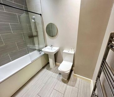 3 bedroom flat to rent - Photo 6