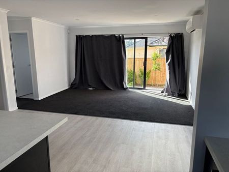 Ready to move in cozy 3bedroom house in school zon - Photo 4