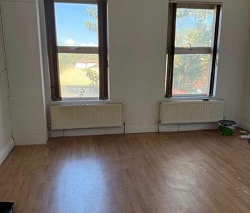 2 Bed Flat, Hitchin Road, LU2 - Photo 2