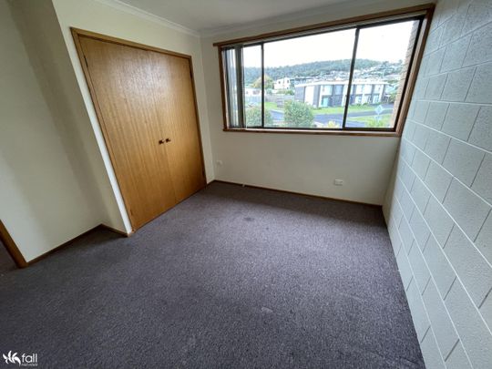 Charming 2-bedroom unit - 33/4 Clifford Court, Howrah TAS 7018 - Photo 1