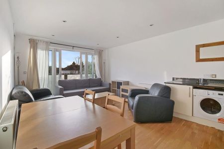 2 bedroom apartment to rent - Photo 3