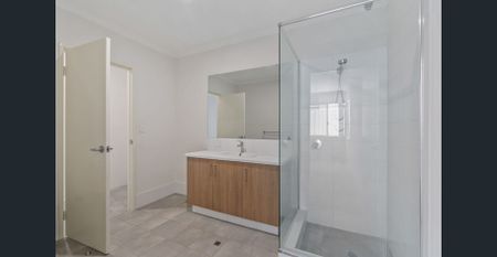 Modern 2 x 1 rear unit is the ideal "Lock & Leave " - Photo 3