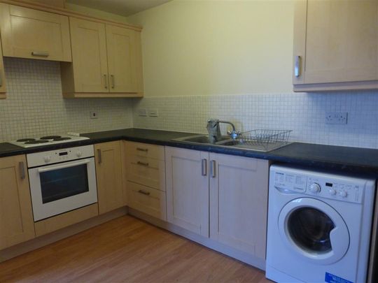2 bedroom flat to rent - Photo 1