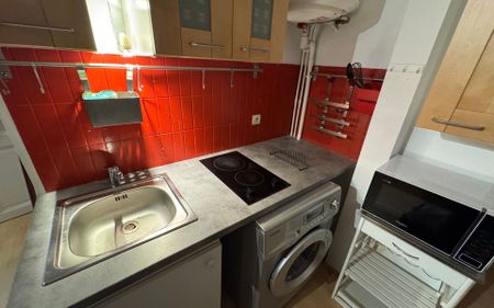 Appartement à louer 2 pièces • Paris 10 - Photo 2