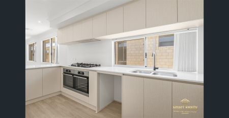 "Stunning Family Home in the Heart of Southern River - Available for Rent Now!" - Photo 4