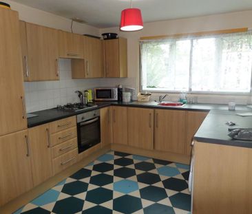 3 bedroom terraced house to rent - Photo 6