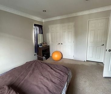 Spacious 4 Bedroom Family Home – Westlake Zone - Photo 5