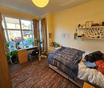 6 Bed - 13 Newport Mount, Headingley, Leeds - LS6 3DB - Student - Photo 3
