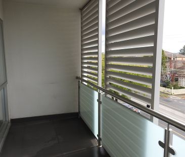 202/174 Riversdale Road, Hawthorn - Photo 2