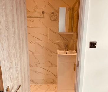 1 bedroom in a house share to rent - Photo 5