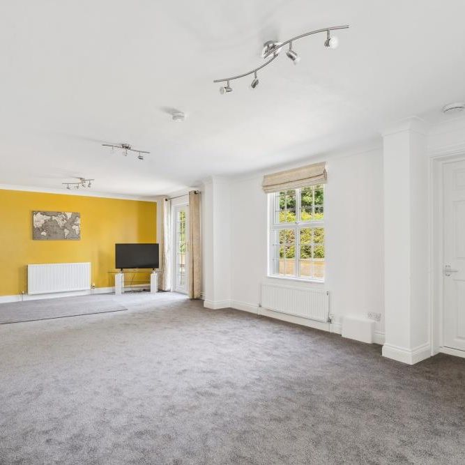 8 bedroom detached house to rent - Photo 1