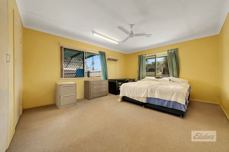 NEAT AND PRACTICAL 3 BEDROOM HOME WITH SPACIOUS YARD - Photo 4