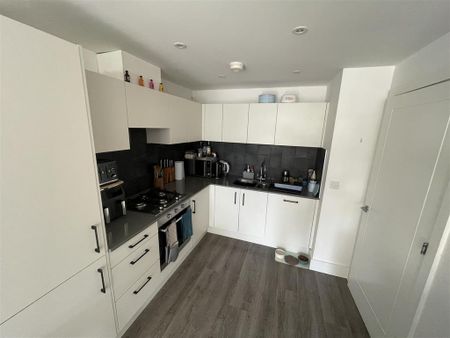 3 bedroom terraced house to rent - Photo 5