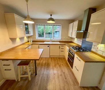 4 bedroom detached to let - Photo 6