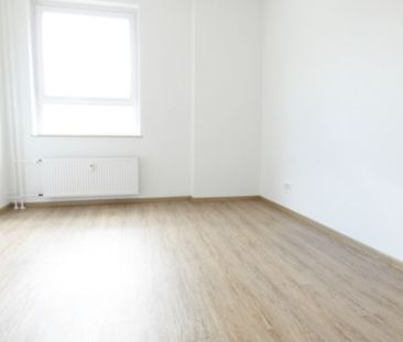 *** Altbaufans aufgepasst! Modernisierte 2-Zi-Altbauwohnung mit her... - Photo 3
