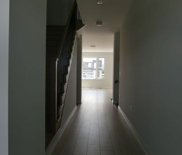 For Lease - 39 Sandels Avenue, Richmond Hill, Ontario - Photo 5