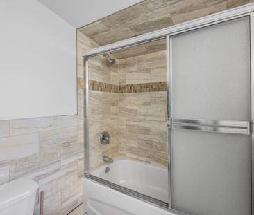 For Lease - 338 Old Mosley Street Unit# Unit 2, Wasaga Beach, Ontario - Photo 5