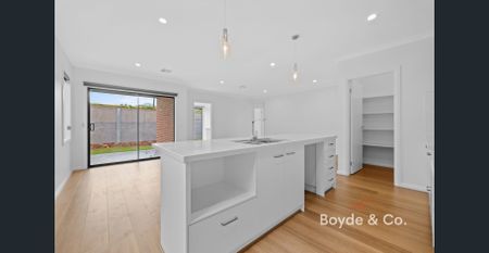 Low Maintenance Living! - Photo 2