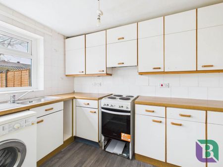 3 bedroom semi-detached house to rent - Photo 2