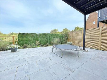 3 bedroom terraced house to rent - Photo 4