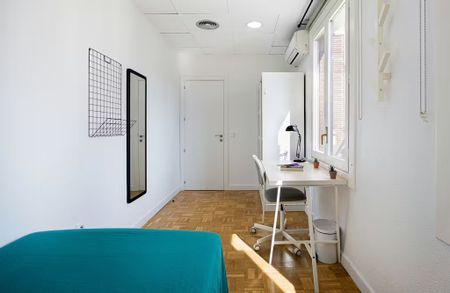 Calle de Alberto Aguilera, Madrid, Community of Madrid 28015 - Photo 3