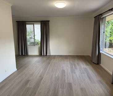 Spacious Family Home in a Prime Everton Hills Location - Photo 4