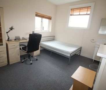 1 Bed Student Accommodation - Photo 4