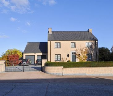 Villa met 5 slaapkamer, tuin en garage - Photo 1