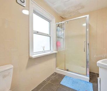 Avenue Road, Acton, W3 - Photo 3