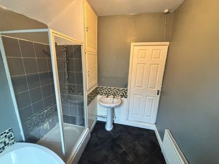 2 bed Terraced - To Let - Photo 5