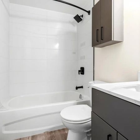 Wentworth Plaza — Studio - Photo 4
