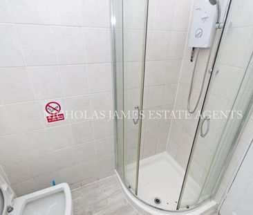 1 bedroom in a house share to rent - Photo 4