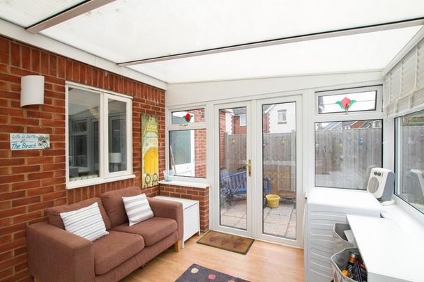 3 bedroom semi-detached house to rent - Photo 1