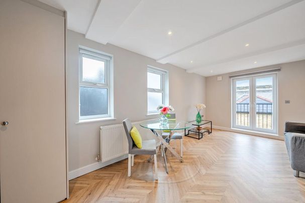 2 bedroom flat to rent - Photo 1