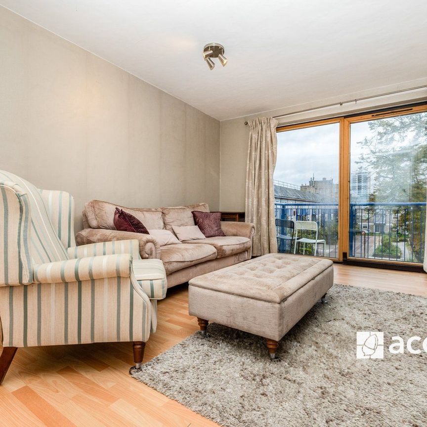 Thorburn Square, London, SE1 - Photo 1