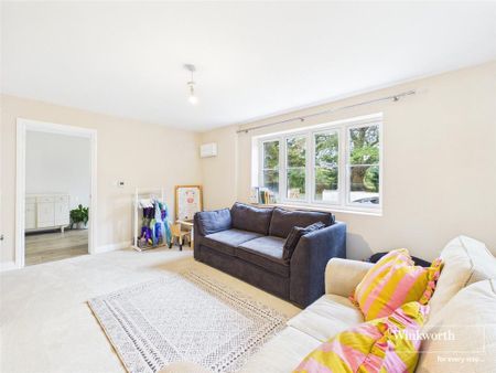 5 bedroom detached house to rent - Photo 4