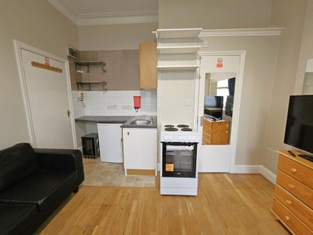 Studio to rent - Photo 2