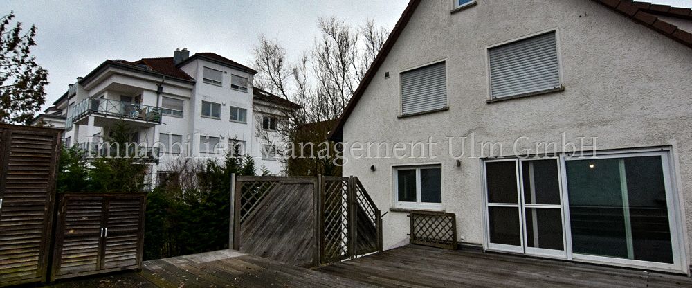 Schöne 3-Zimmer-EG-Wohnung mit Terrasse, Gartenanteil und Garage! - Photo 1