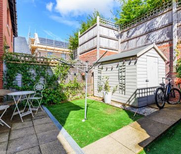 2 bedroom end of terrace house to rent - Photo 5