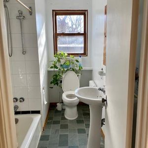 6 1/2 Métro Côte Vertu, Monréal. Chauffé. - Photo 2