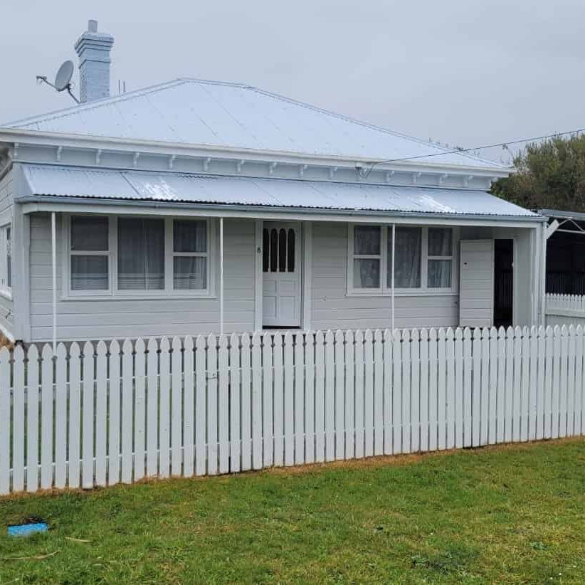 Lovely large family home - Photo 1