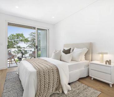 Striking contemporary home in a quiet locale - Photo 2