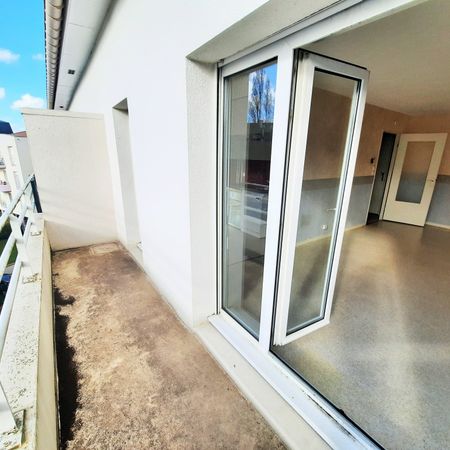 VILLERS LES NANCY BEAU STUDIO LUMINEUX DE 31 M2 AVEC BALCON - Photo 4